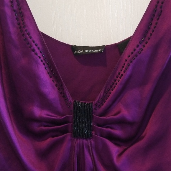 MODA Silk plum colored beaded sleeveless top - Picture 2 of 6